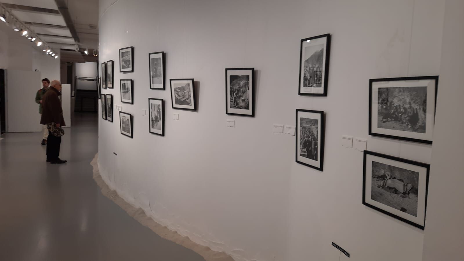 On descend de la montagne pour le sable