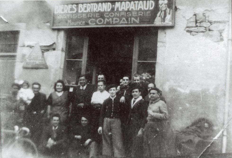 Groupe de espagnols