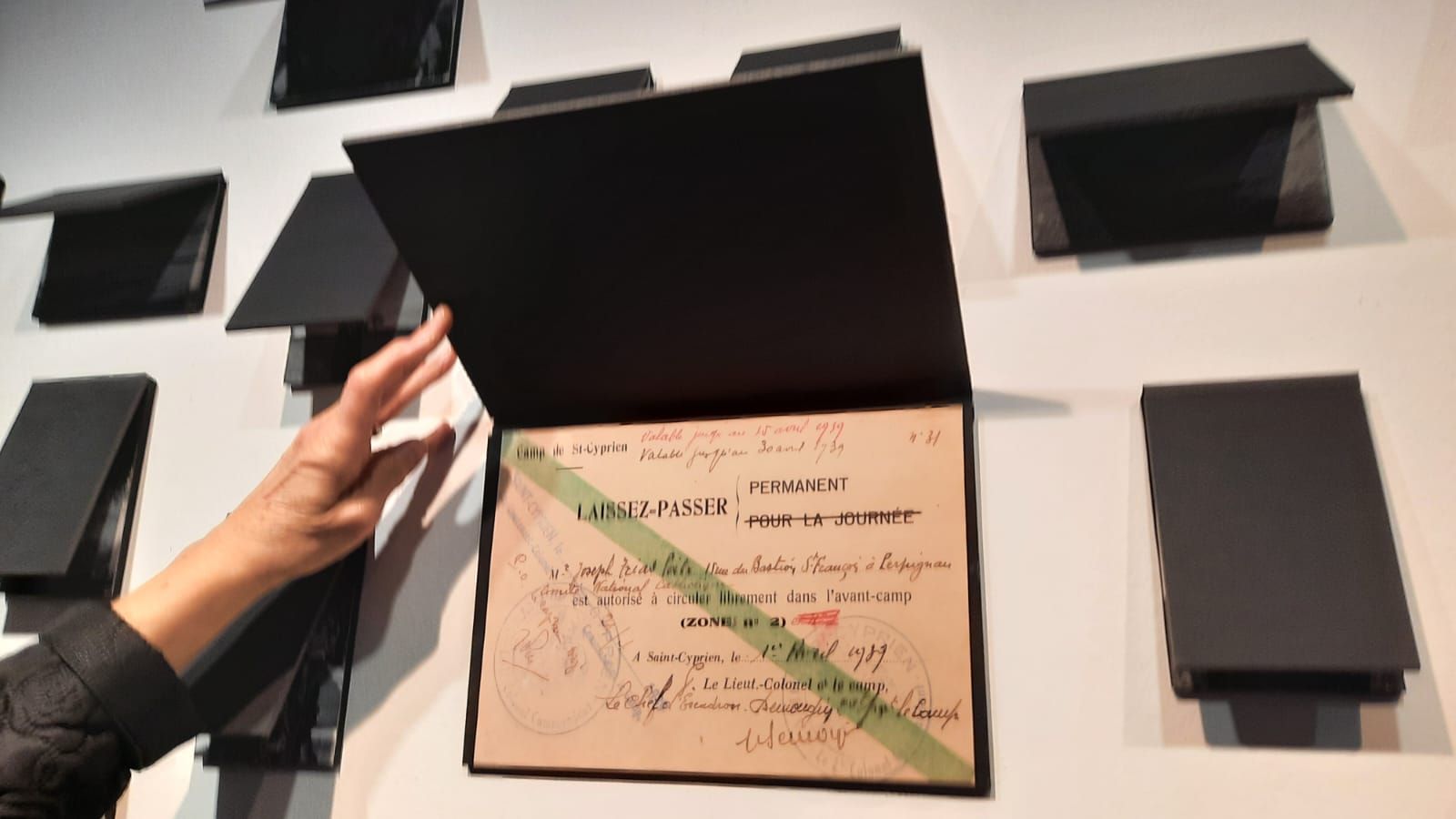 Laisser-passer-de-Joseph-Trias