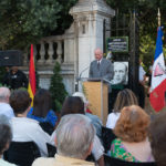 Christophe Girard, maire du 4° , devant le jardin de la Nueve