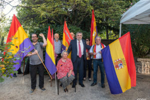 Les amis de MHRE89 et notre porte drapeau du 24 août 